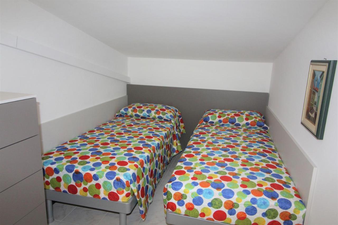 Residence Isvico Lignano Sabbiadoro Buitenkant foto