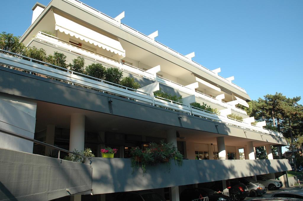 Residence Isvico Lignano Sabbiadoro Buitenkant foto